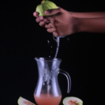 how-to-juice-a-guava.png