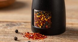spice grinding oils clumping